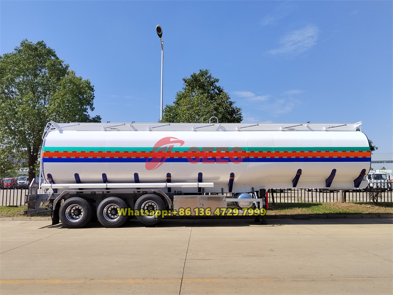 Oil tanker semi-trailer with 5 compartments