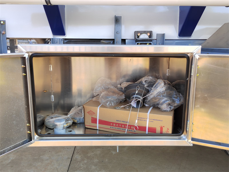 Oil tanker semi-trailer factory