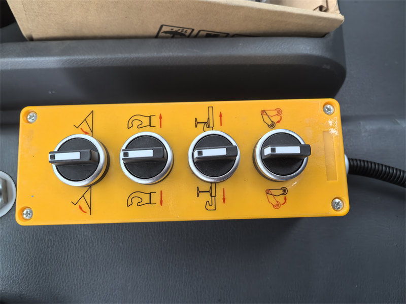 Beiben 10-wheeler 20 ton hook loader