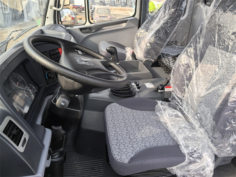 Beiben 6×6 truck mounted knuckle crane