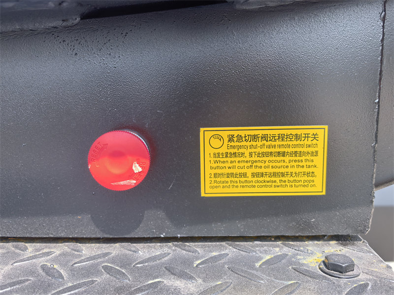 Beiben 8×4 heavy-duty diesel bowser