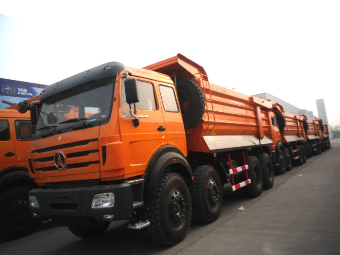 Exportación de camiones volquete con caja de carga minera beiben 8*4 de 20 unidades a mogolia