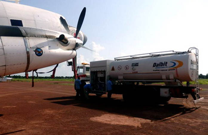 Camiones cisterna de repostaje del aeropuerto de Beiben para un cliente del Congo