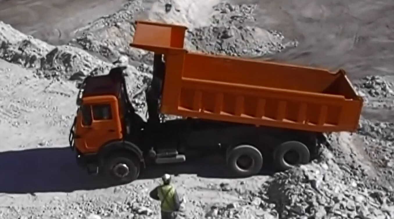 Camión volquete Beiben 2534K en la mina de un cliente